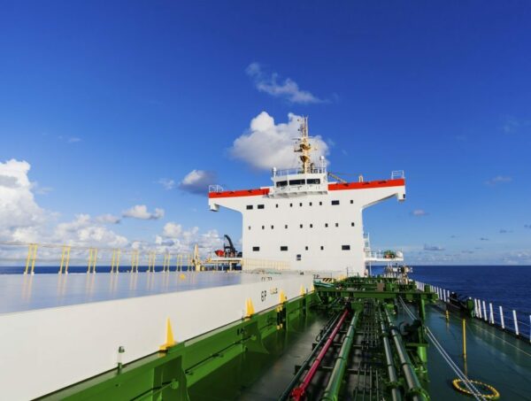 I Stock 000030353562 XX Large 886x668