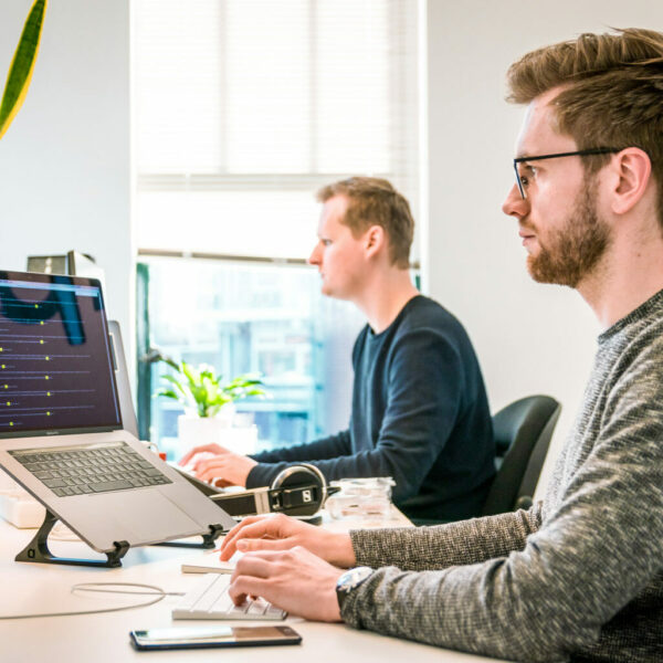 Escouade num hero img